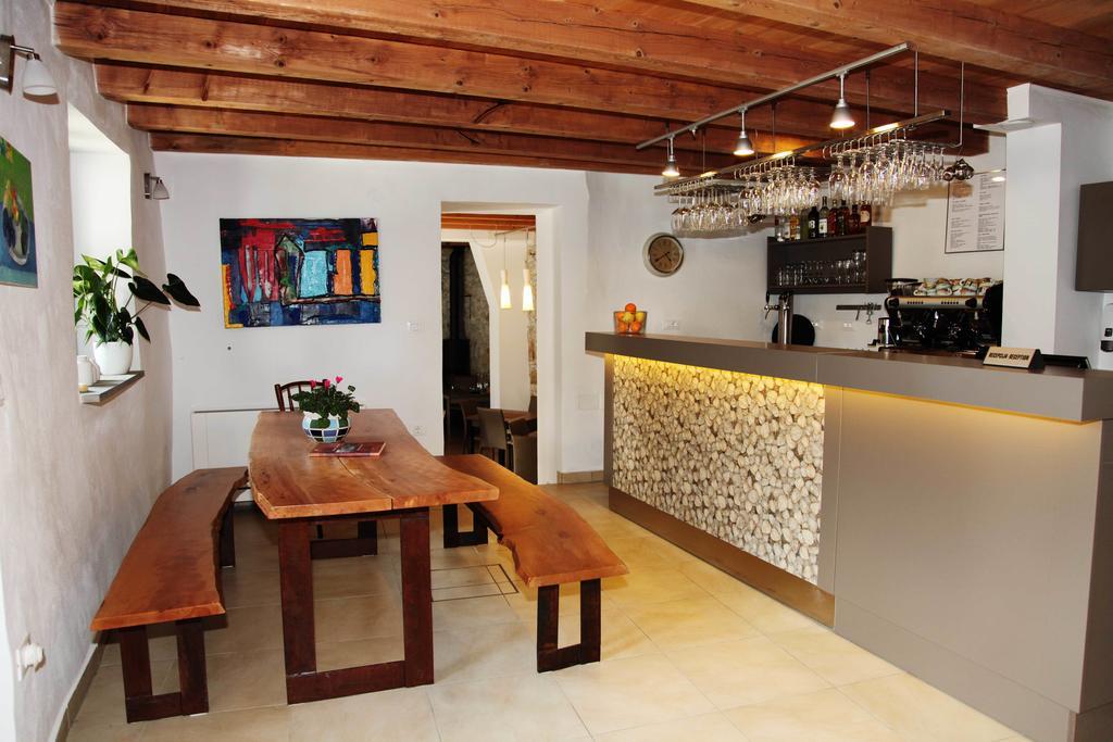 Dvor Apartments&Rooms Dobrovo Exterior foto