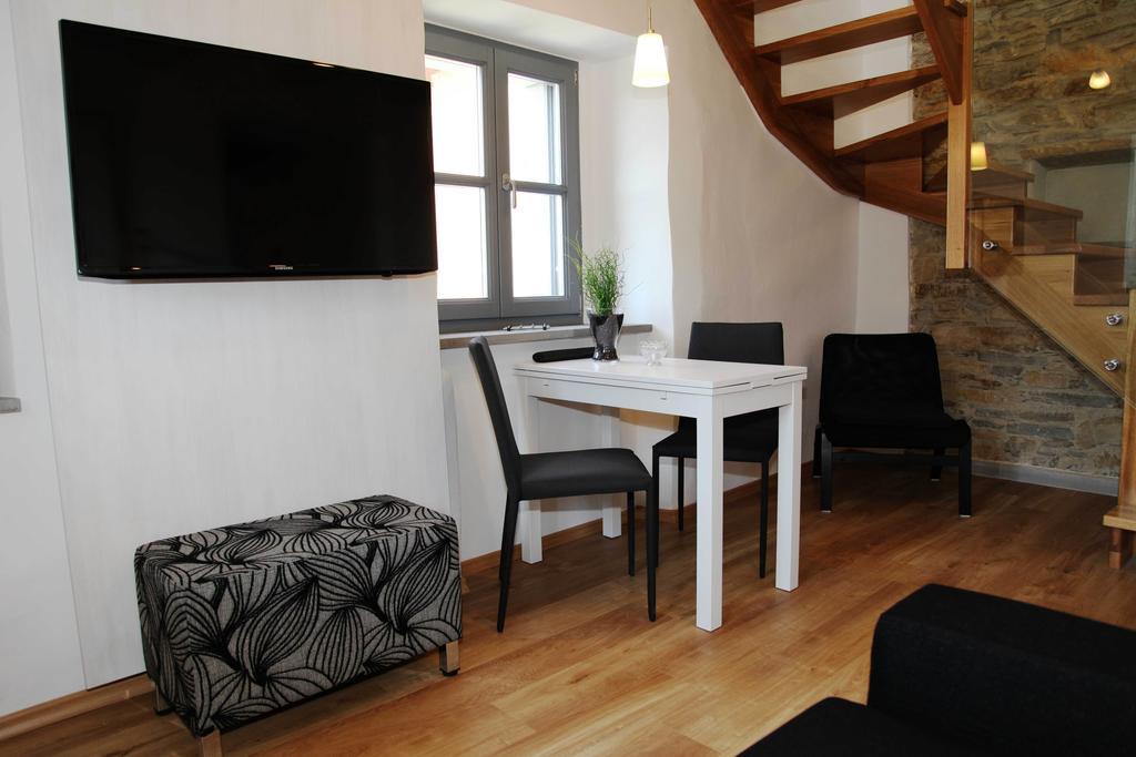 Dvor Apartments&Rooms Dobrovo Zimmer foto